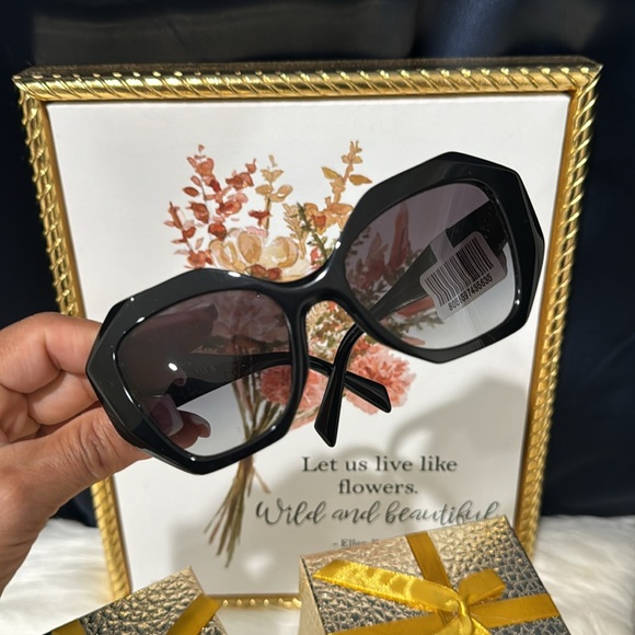 🖤Prada PR 16WS 1AB5D1 Black Plastic Geometric Sunglasses Grey Gradient Lens - Picture 3 of 15